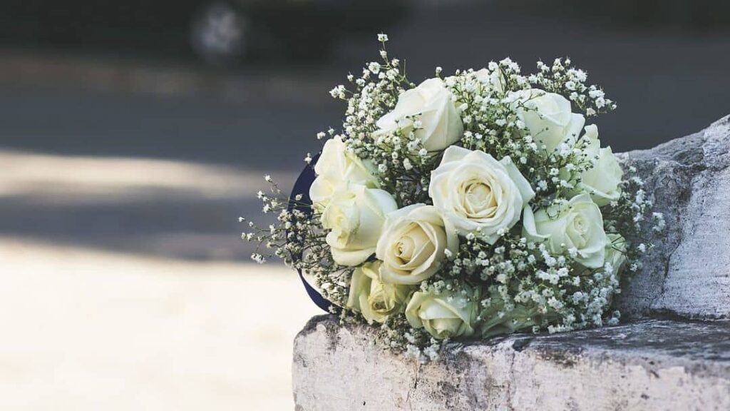 Wedding flowers with roses